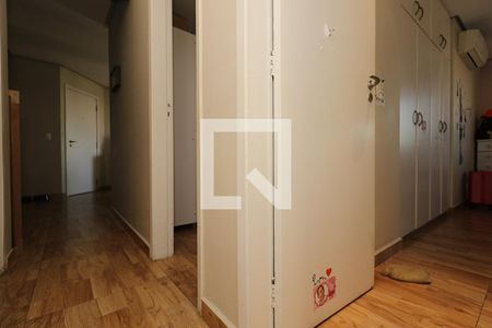 Apartamento para alugar com 244m², 4 quartos e 3 vagas Apartamento para alugar com 244m², 4 quartos e 3 vagasCorredor