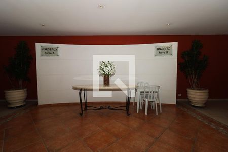 Apartamento para alugar com 244m², 4 quartos e 3 vagas Apartamento para alugar com 244m², 4 quartos e 3 vagasÁrea Comum - Hall Social