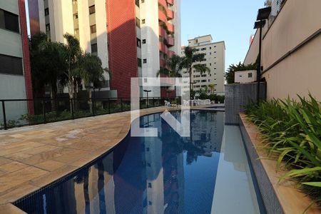 Apartamento para alugar com 244m², 4 quartos e 3 vagas Apartamento para alugar com 244m², 4 quartos e 3 vagasÁrea comum - Piscina