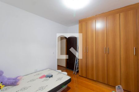 Casa à venda com 284m², 4 quartos e 2 vagasQuarto 2