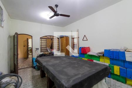 Casa à venda com 284m², 4 quartos e 2 vagasQuarto Externo