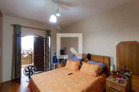 Casa à venda com 284m², 4 quartos e 2 vagasSuíte