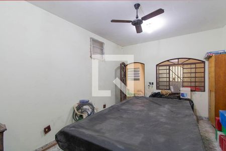 Casa à venda com 284m², 4 quartos e 2 vagasQuarto Externo