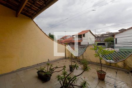 Casa à venda com 284m², 4 quartos e 2 vagasVaranda Quarto 2