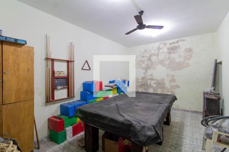 Casa à venda com 284m², 4 quartos e 2 vagasQuarto Externo