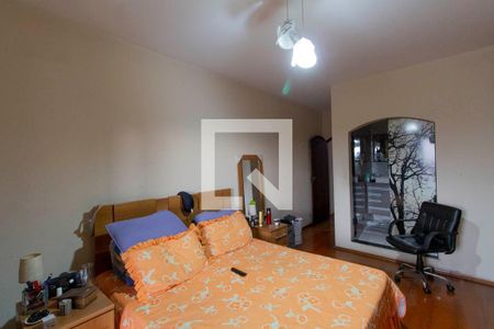 Casa à venda com 284m², 4 quartos e 2 vagasSuíte