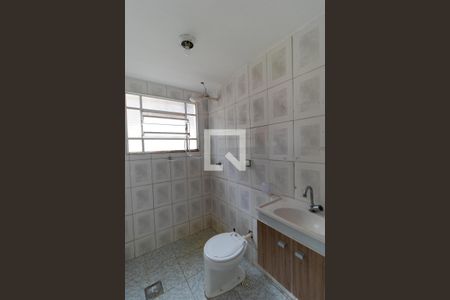 Casa à venda com 190m², 3 quartos e 8 vagasBanheiro da Casa 02