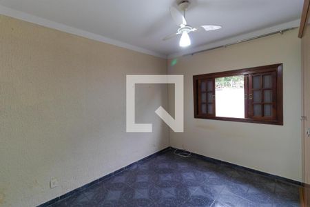 Casa à venda com 190m², 3 quartos e 8 vagasQuarto 01 da Casa 01