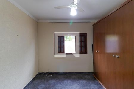 Casa à venda com 190m², 3 quartos e 8 vagasQuarto 01 da Casa 01