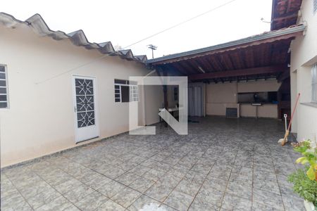Casa à venda com 190m², 3 quartos e 8 vagasQuintal 