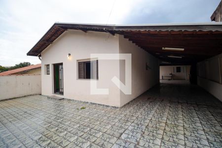 Casa à venda com 190m², 3 quartos e 8 vagasFachada