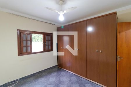 Casa à venda com 190m², 3 quartos e 8 vagasQuarto 01 da Casa 01