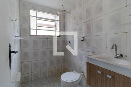 Casa à venda com 190m², 3 quartos e 8 vagasBanheiro da Casa 02