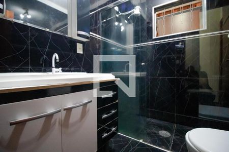 Casa à venda com 190m², 3 quartos e 8 vagasBanheiro da Casa 01