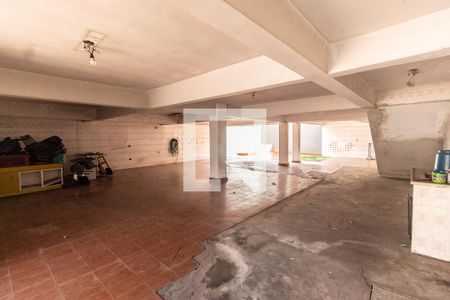Casa à venda com 300m², 4 quartos e 8 vagas Casa à venda com 300m², 4 quartos e 8 vagasGaragem