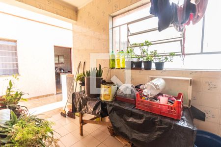 Casa à venda com 300m², 4 quartos e 8 vagas Casa à venda com 300m², 4 quartos e 8 vagasÁrea de serviço