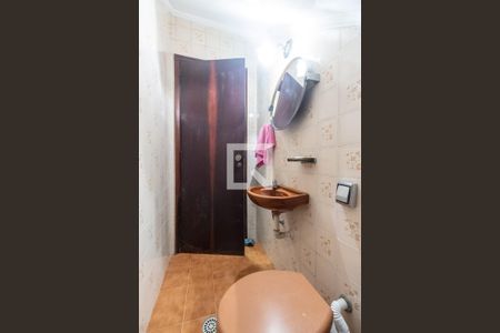 Casa à venda com 300m², 4 quartos e 8 vagas Casa à venda com 300m², 4 quartos e 8 vagasLavabo