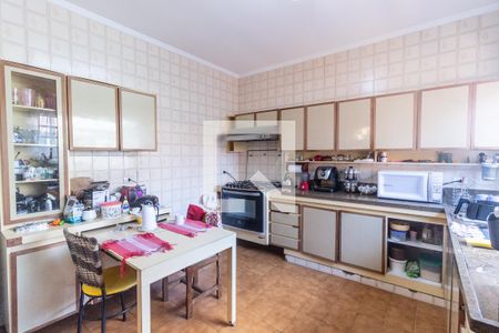 Casa à venda com 300m², 4 quartos e 8 vagas Casa à venda com 300m², 4 quartos e 8 vagasCozinha