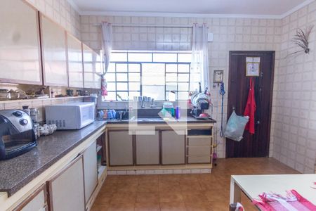 Casa à venda com 300m², 4 quartos e 8 vagas Casa à venda com 300m², 4 quartos e 8 vagasCozinha