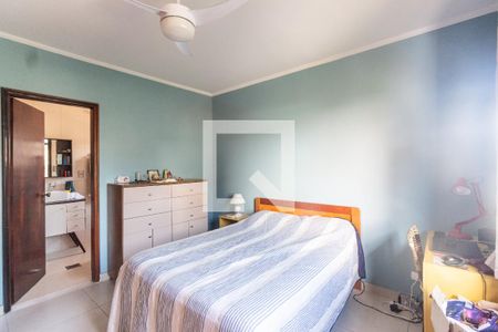 Casa à venda com 300m², 4 quartos e 8 vagas Casa à venda com 300m², 4 quartos e 8 vagasQuarto 1