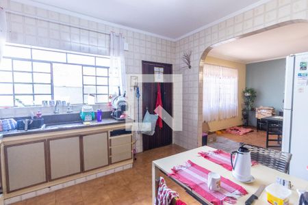 Casa à venda com 300m², 4 quartos e 8 vagas Casa à venda com 300m², 4 quartos e 8 vagasCozinha