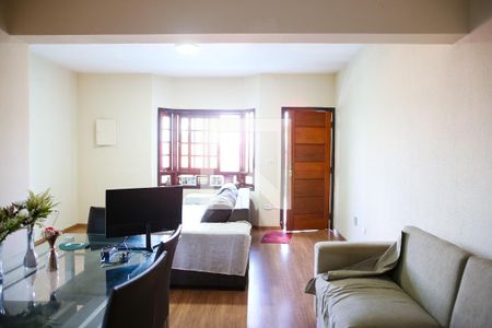 Sala de casa à venda com 5 quartos, 250m² em Jardim das Maravilhas, Santo André