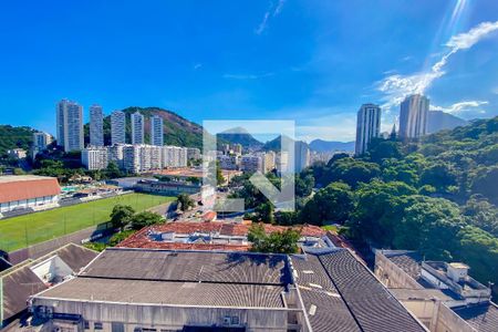 Apartamento à venda com 163m², 2 quartos e 1 vaga Apartamento à venda com 163m², 2 quartos e 1 vagaVista da piscina