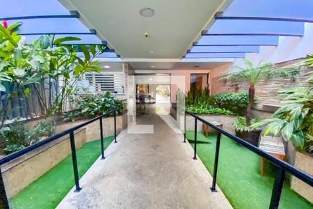 Apartamento à venda com 163m², 2 quartos e 1 vaga Apartamento à venda com 163m², 2 quartos e 1 vagaFachada e portaria