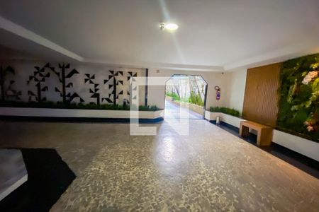 Apartamento à venda com 163m², 2 quartos e 1 vaga Apartamento à venda com 163m², 2 quartos e 1 vagaFachada e portaria