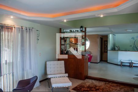 Casa para alugar com 922m², 4 quartos e 3 vagassala