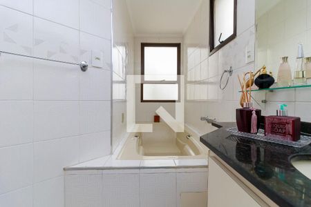 Apartamento à venda com 189m², 3 quartos e 2 vagasSuíte - Banheiro