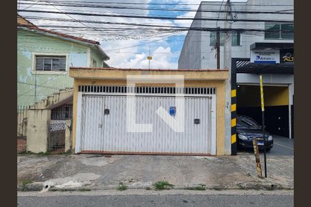 Casa à venda com 200m², 2 quartos e 2 vagasFachada