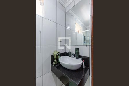 Casa à venda com 200m², 2 quartos e 2 vagasBanheiro