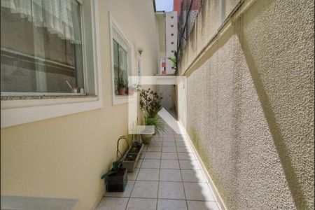 Casa de condomínio à venda com 260m², 4 quartos e 4 vagasQuintal lateral