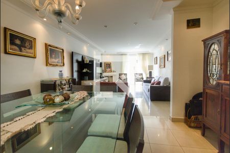 Casa de condomínio à venda com 260m², 4 quartos e 4 vagasSala de Jantar