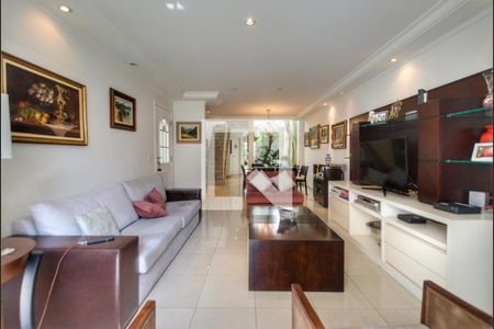 Casa de condomínio à venda com 260m², 4 quartos e 4 vagasSala