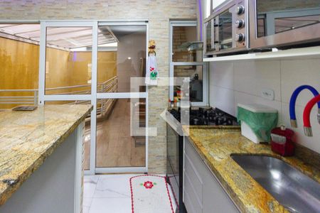 Casa à venda com 174m², 2 quartos e 6 vagas Casa à venda com 174m², 2 quartos e 6 vagasCozinha