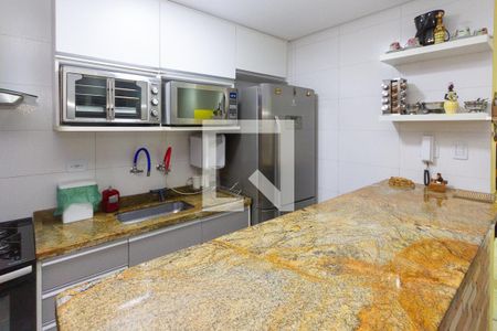 Casa à venda com 174m², 2 quartos e 6 vagas Casa à venda com 174m², 2 quartos e 6 vagasCozinha