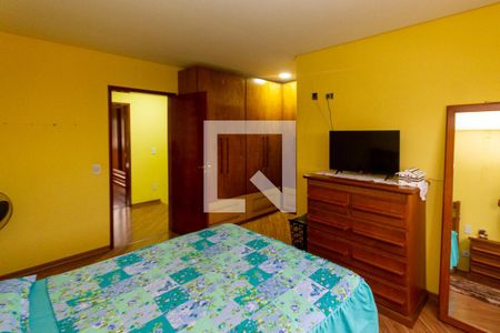 Casa à venda com 174m², 2 quartos e 6 vagas Casa à venda com 174m², 2 quartos e 6 vagasSuite