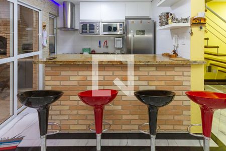 Casa à venda com 174m², 2 quartos e 6 vagas Casa à venda com 174m², 2 quartos e 6 vagasCozinha