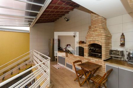 Casa à venda com 174m², 2 quartos e 6 vagas Casa à venda com 174m², 2 quartos e 6 vagasCozinha