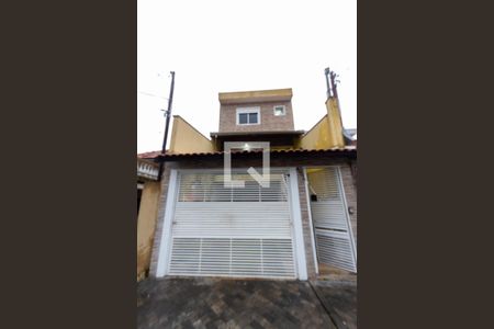 Casa à venda com 174m², 2 quartos e 6 vagas Casa à venda com 174m², 2 quartos e 6 vagasFachada