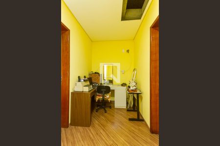 Casa à venda com 174m², 2 quartos e 6 vagas Casa à venda com 174m², 2 quartos e 6 vagasHall