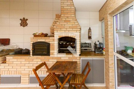 Casa à venda com 174m², 2 quartos e 6 vagas Casa à venda com 174m², 2 quartos e 6 vagasCozinha