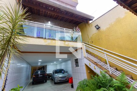Casa à venda com 174m², 2 quartos e 6 vagas Casa à venda com 174m², 2 quartos e 6 vagasfrente da Casa