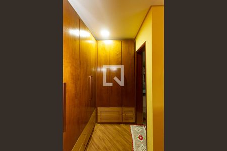 Casa à venda com 174m², 2 quartos e 6 vagas Casa à venda com 174m², 2 quartos e 6 vagasCloset