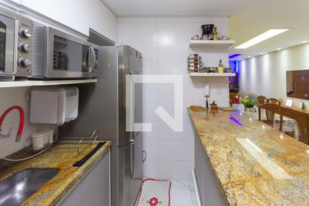 Casa à venda com 174m², 2 quartos e 6 vagas Casa à venda com 174m², 2 quartos e 6 vagasCozinha