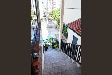 Casa à venda com 400m², 5 quartos e 4 vagasEscada