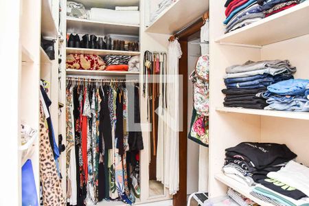 Casa à venda com 400m², 5 quartos e 4 vagasCloset da Suíte 3