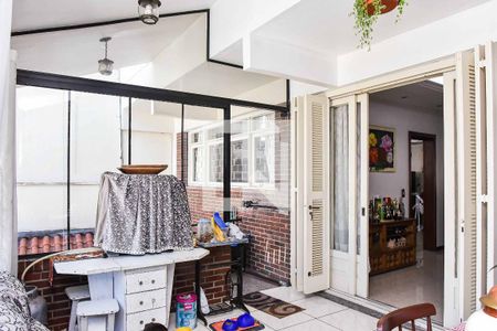 Casa à venda com 400m², 5 quartos e 4 vagasVaranda